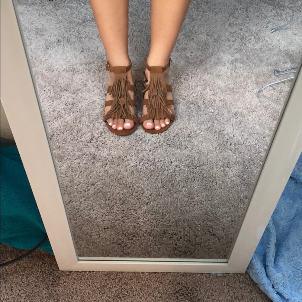 Forever 21 fringe camel colored small wedges
